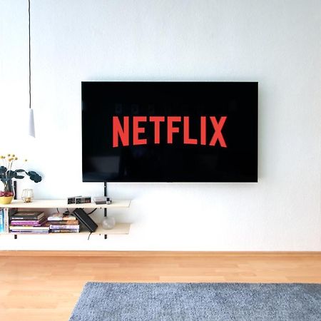 Vonbehling Boutique Apartment Mit 65Zoll Tv Und Designerstuecken Halle  Dış mekan fotoğraf