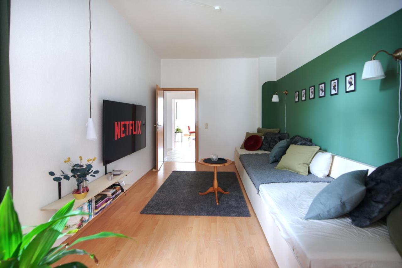 Vonbehling Boutique Apartment Mit 65Zoll Tv Und Designerstuecken Halle  Dış mekan fotoğraf