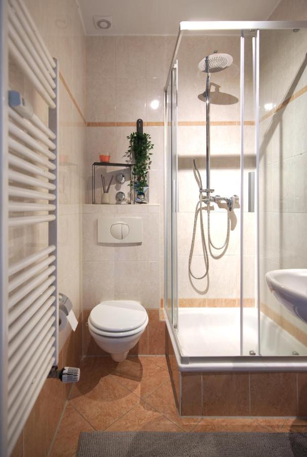 Vonbehling Boutique Apartment Mit 65Zoll Tv Und Designerstuecken Halle  Dış mekan fotoğraf